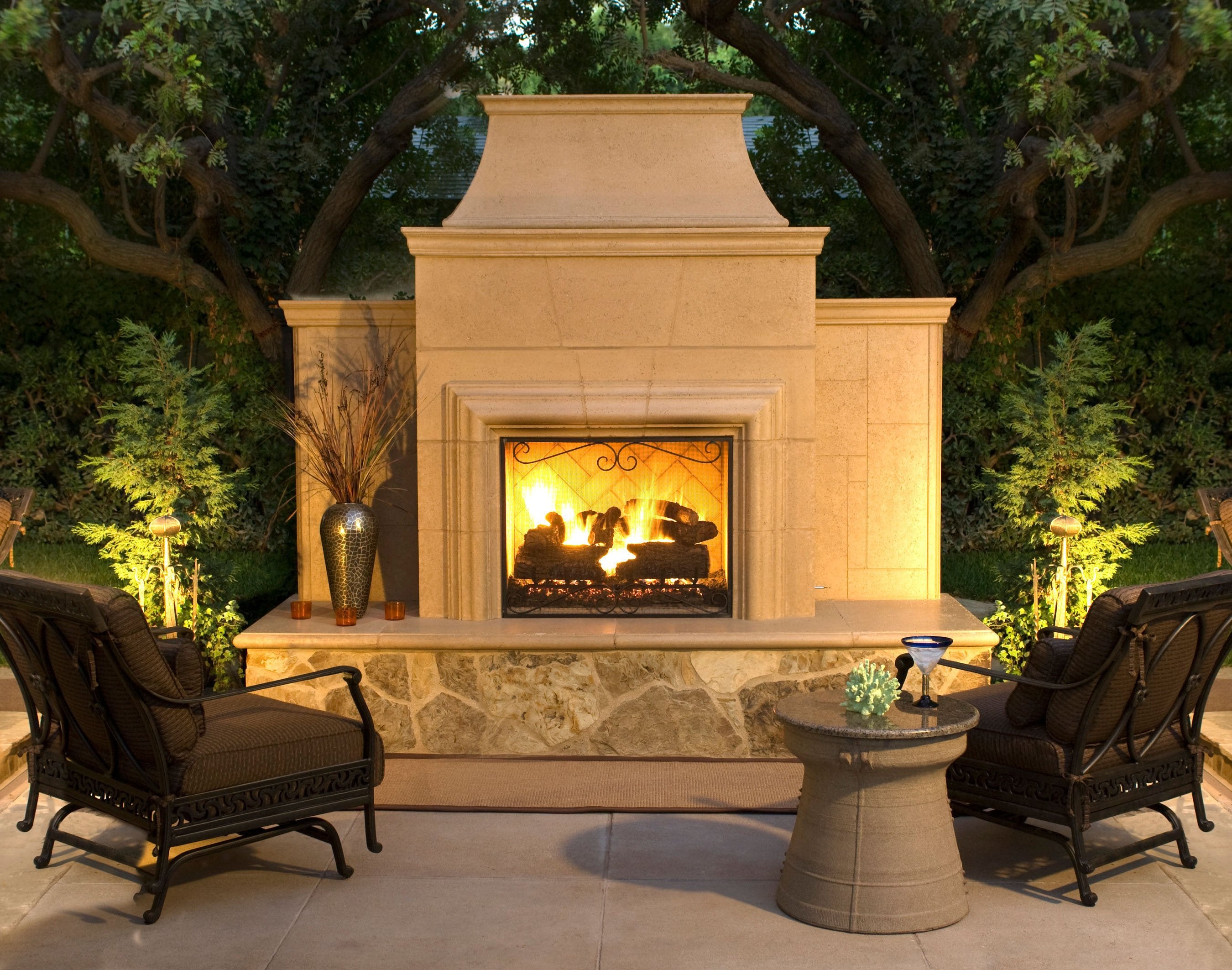 Grand Cordova Fireplace