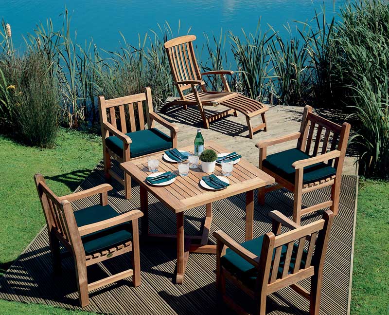 Barlow Tyrie Felsted Teak Dining Set