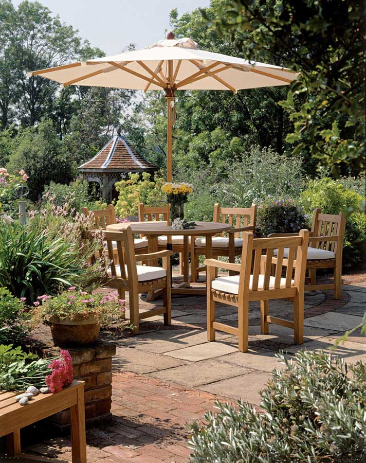 Barlow Tyrie Felsted Teak Dining Set