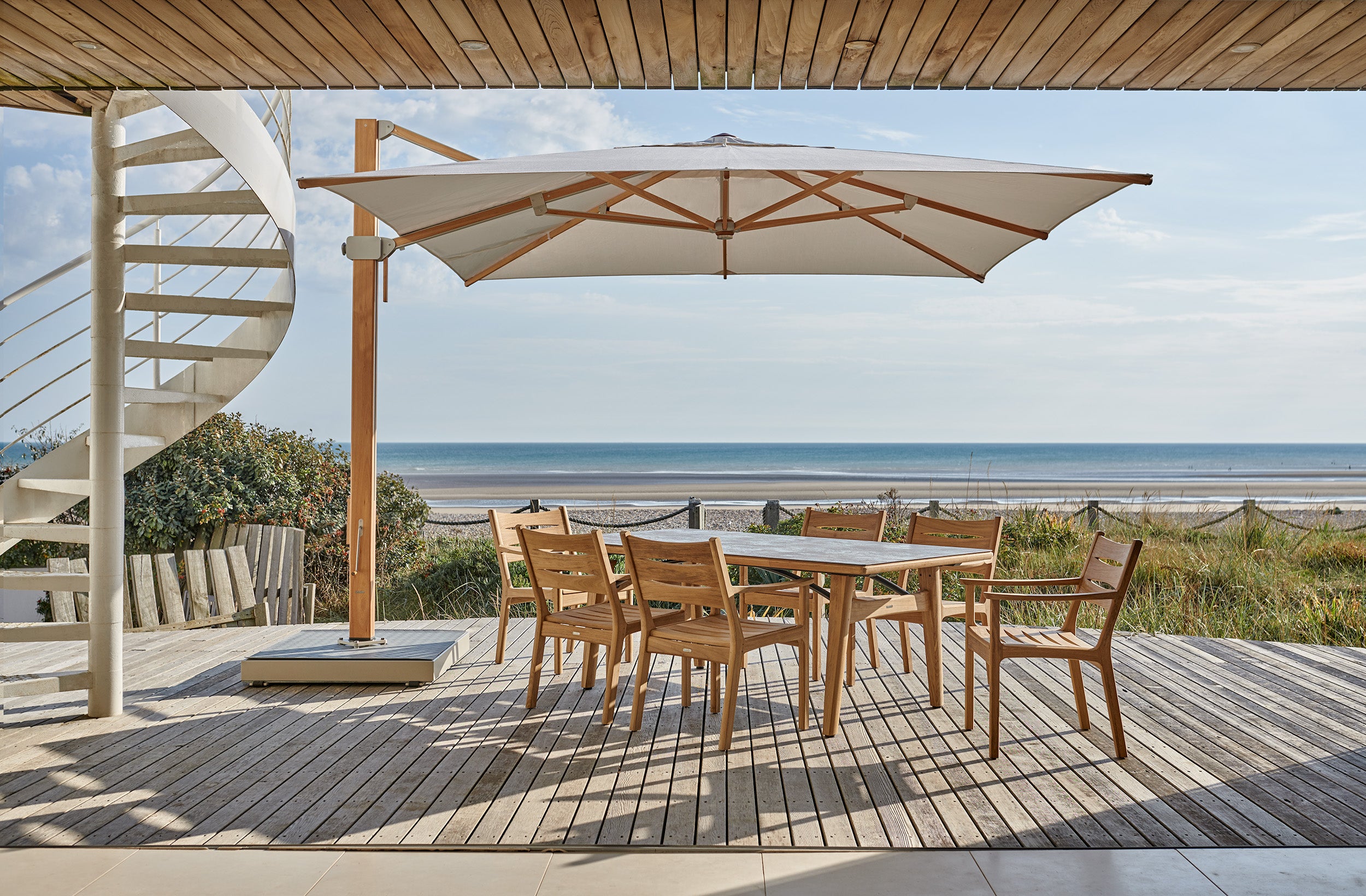 Barlow Tyrie Monterey Teak Dining Set