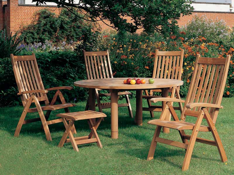 Barlow Tyrie Drummond Teak 59" Round Dining Table