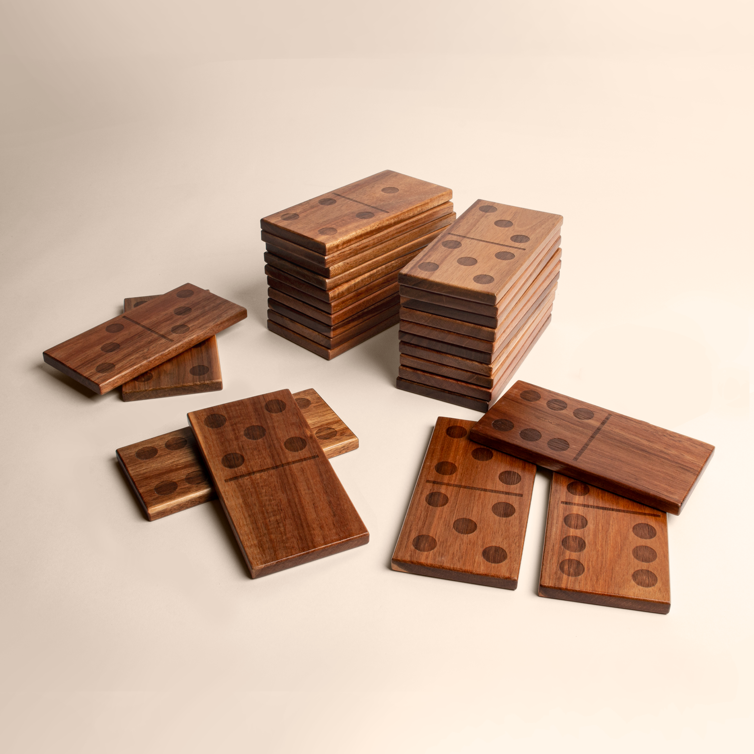 Elakai Acacia Valley Runner Dominoes Set