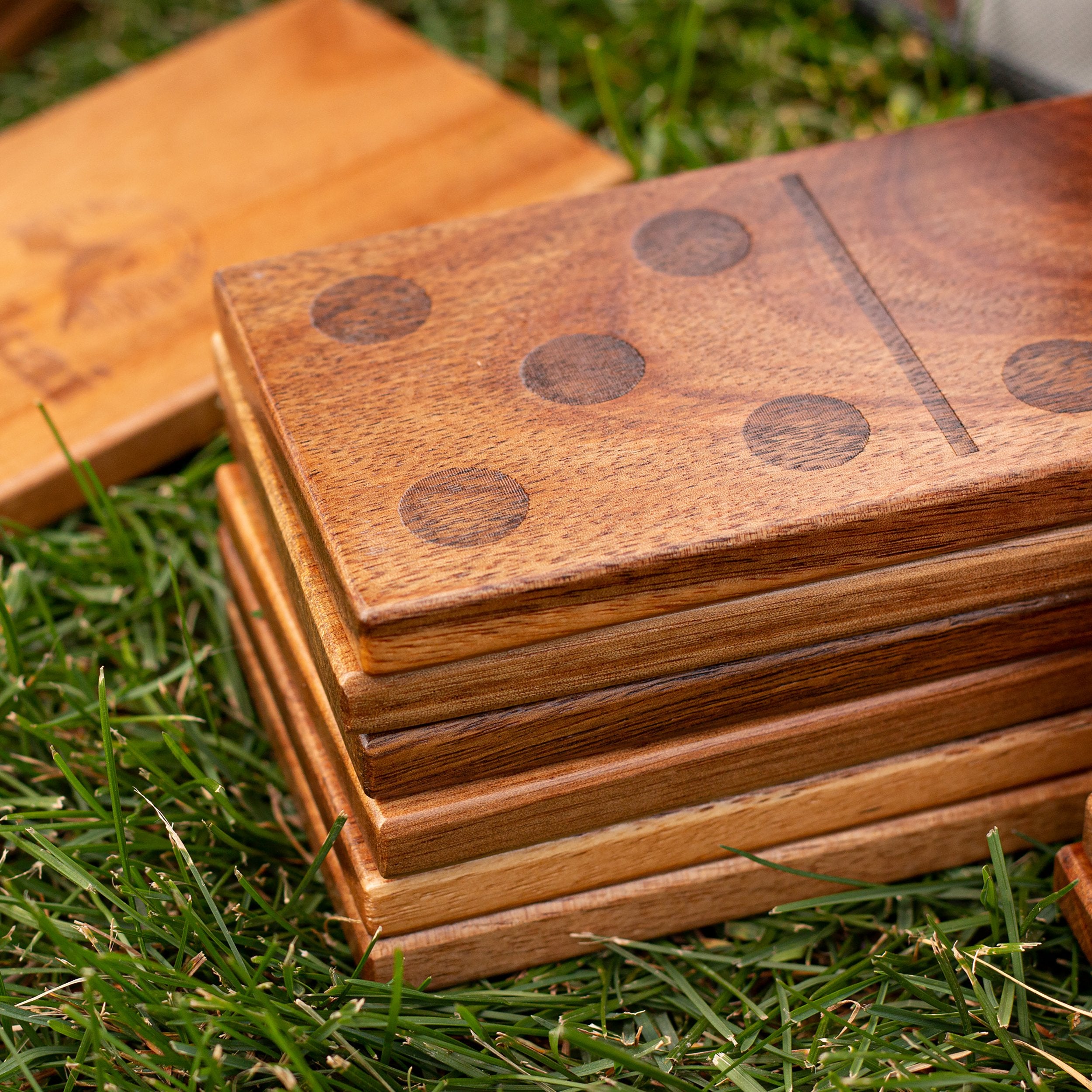 Elakai Acacia Valley Runner Dominoes Set