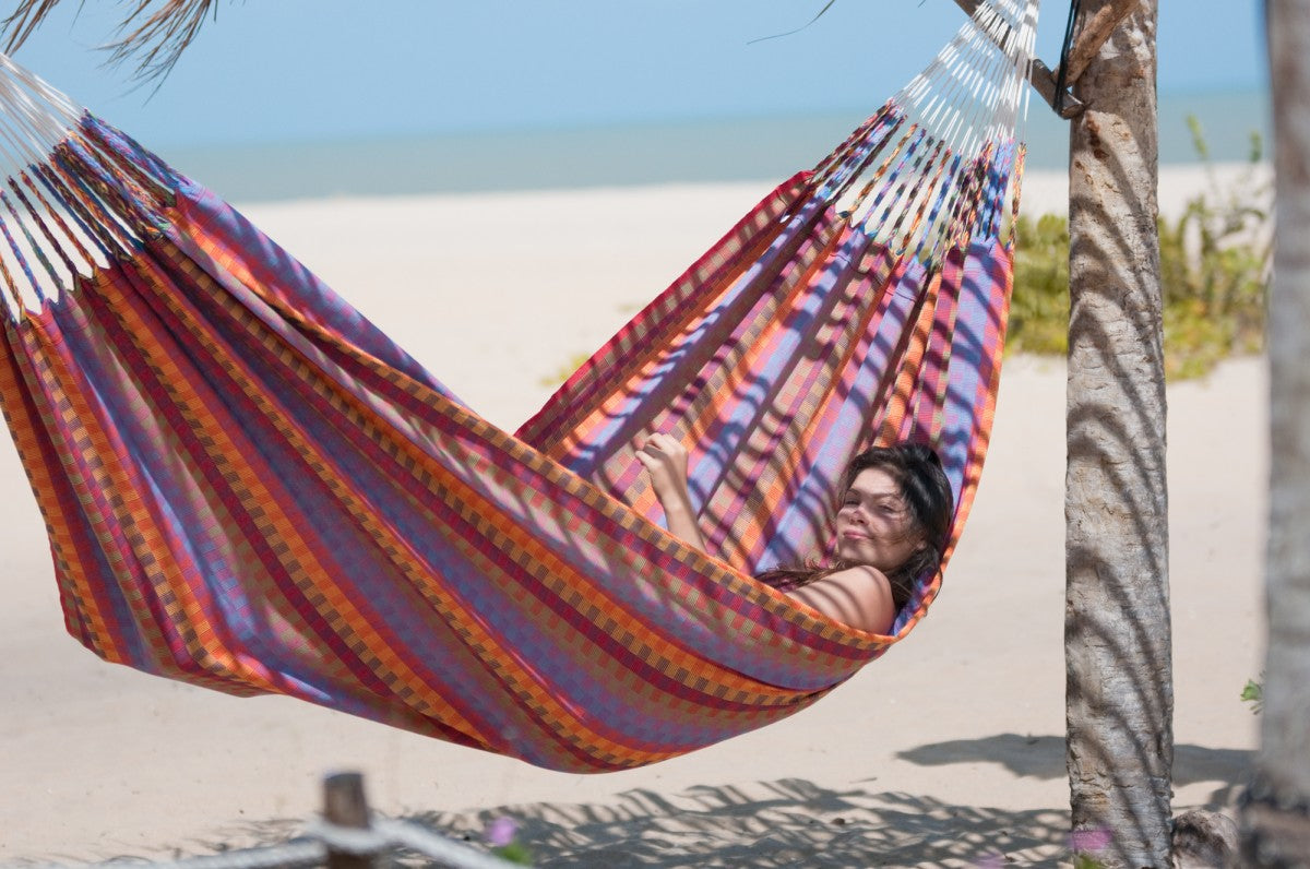 La Siesta Double Colombia Flora Hammock in Flowers