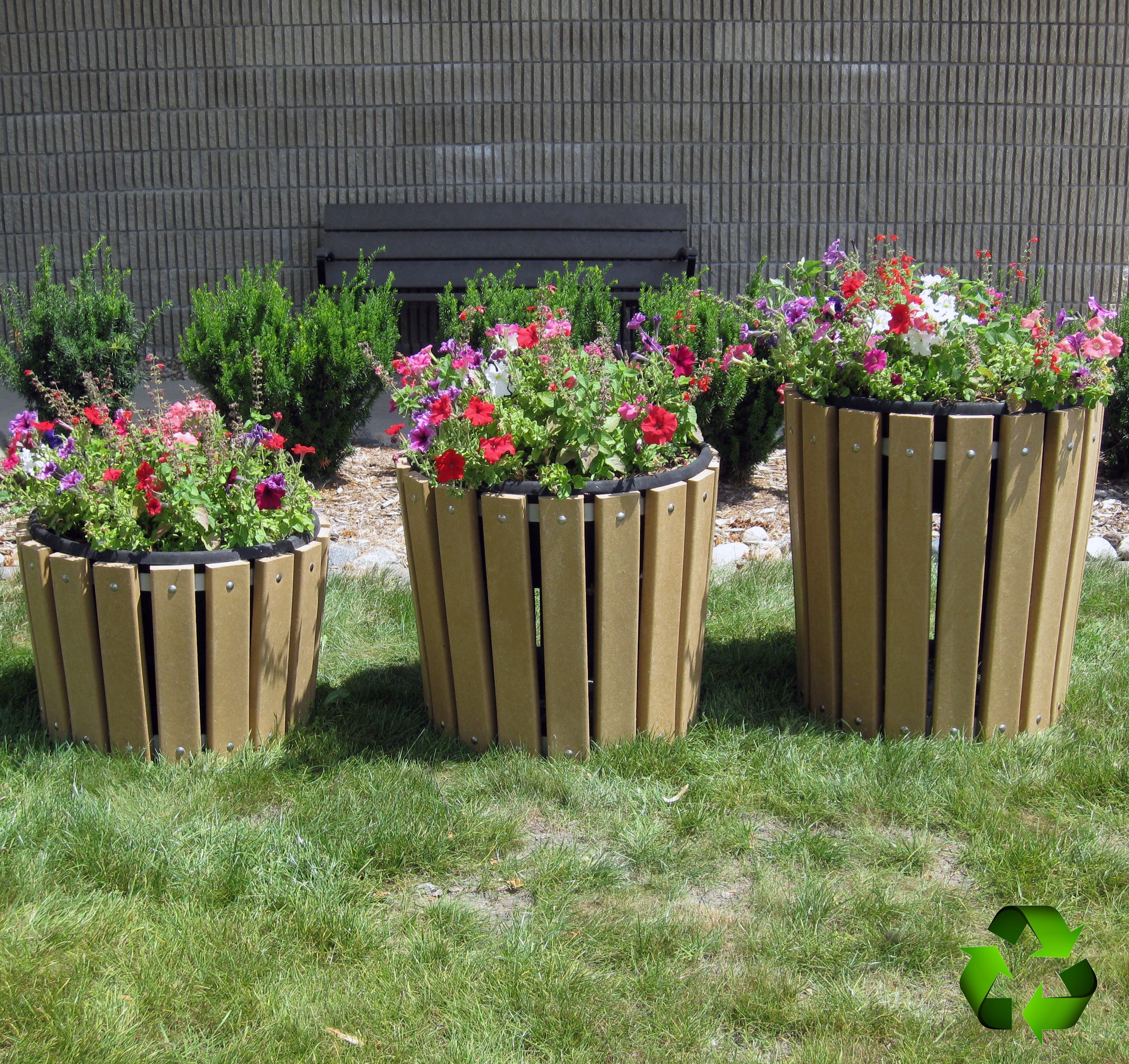 Frontera Recycled Plastic Planter - Round