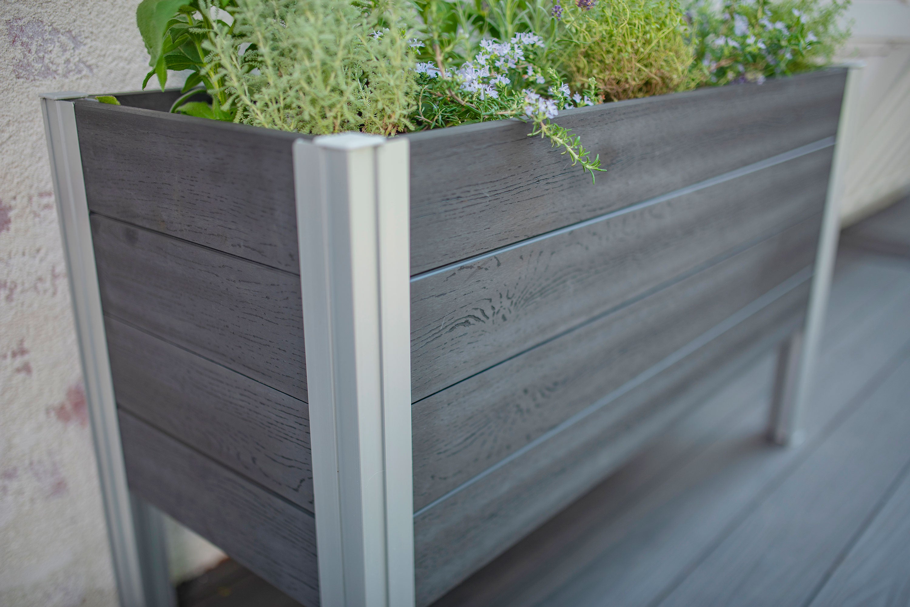 Vita Urbana Greens Elevated Garden - Slate Gray