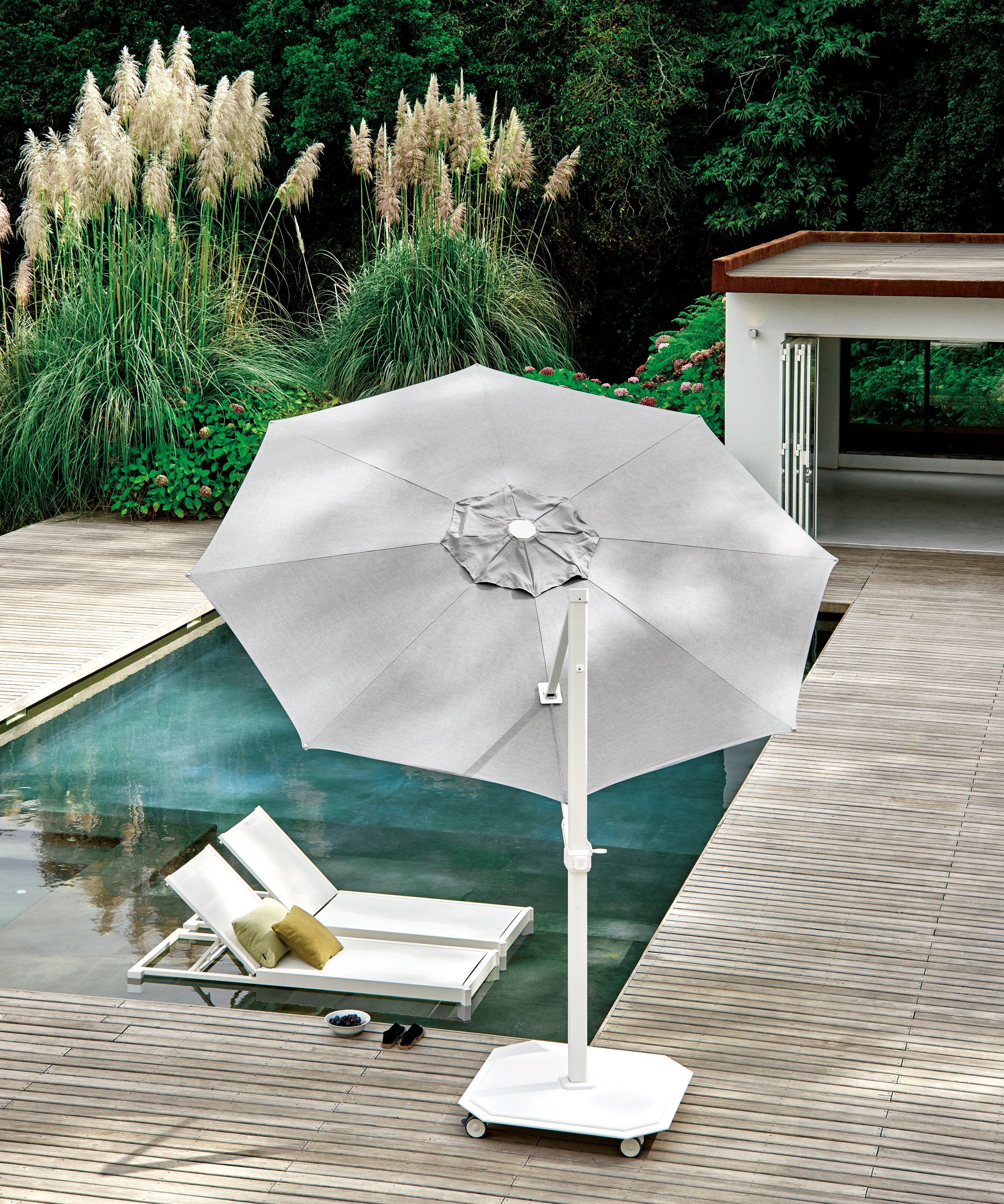 Jardinico JCP.301 Octagon 11.5' Sidepost Umbrella (in MW and Natte White canopy)