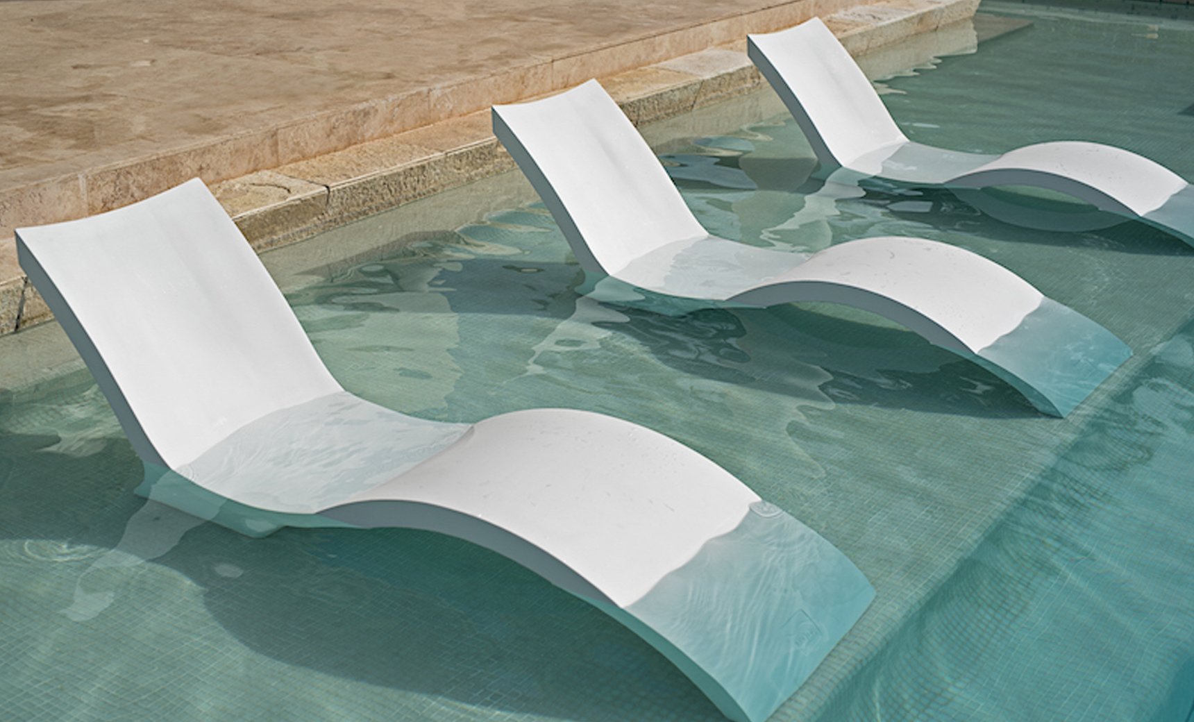 LEDGE Signature Chaise Lounger