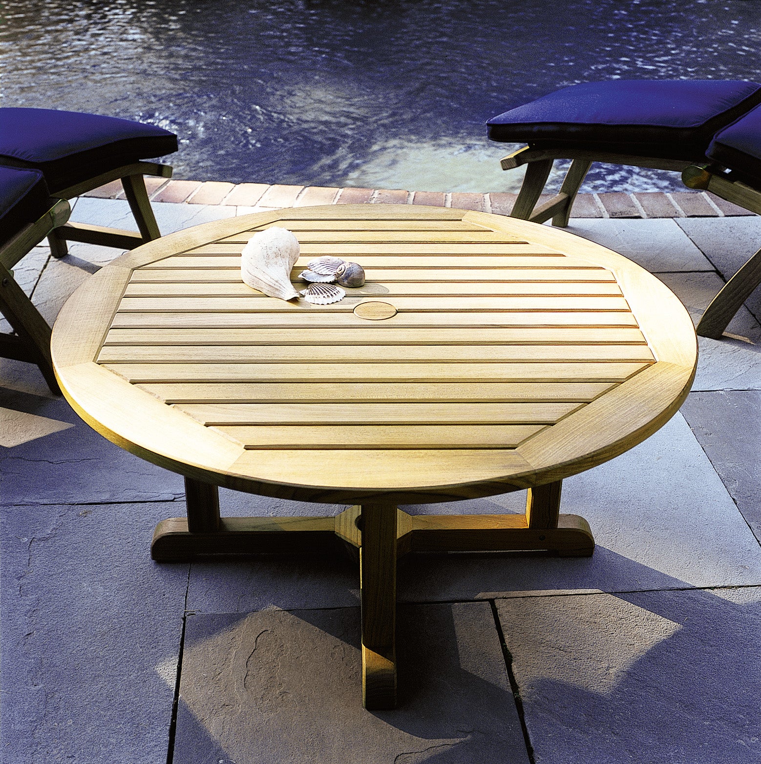 Kingsley Bate Essex Teak Round 36  Coffee Table