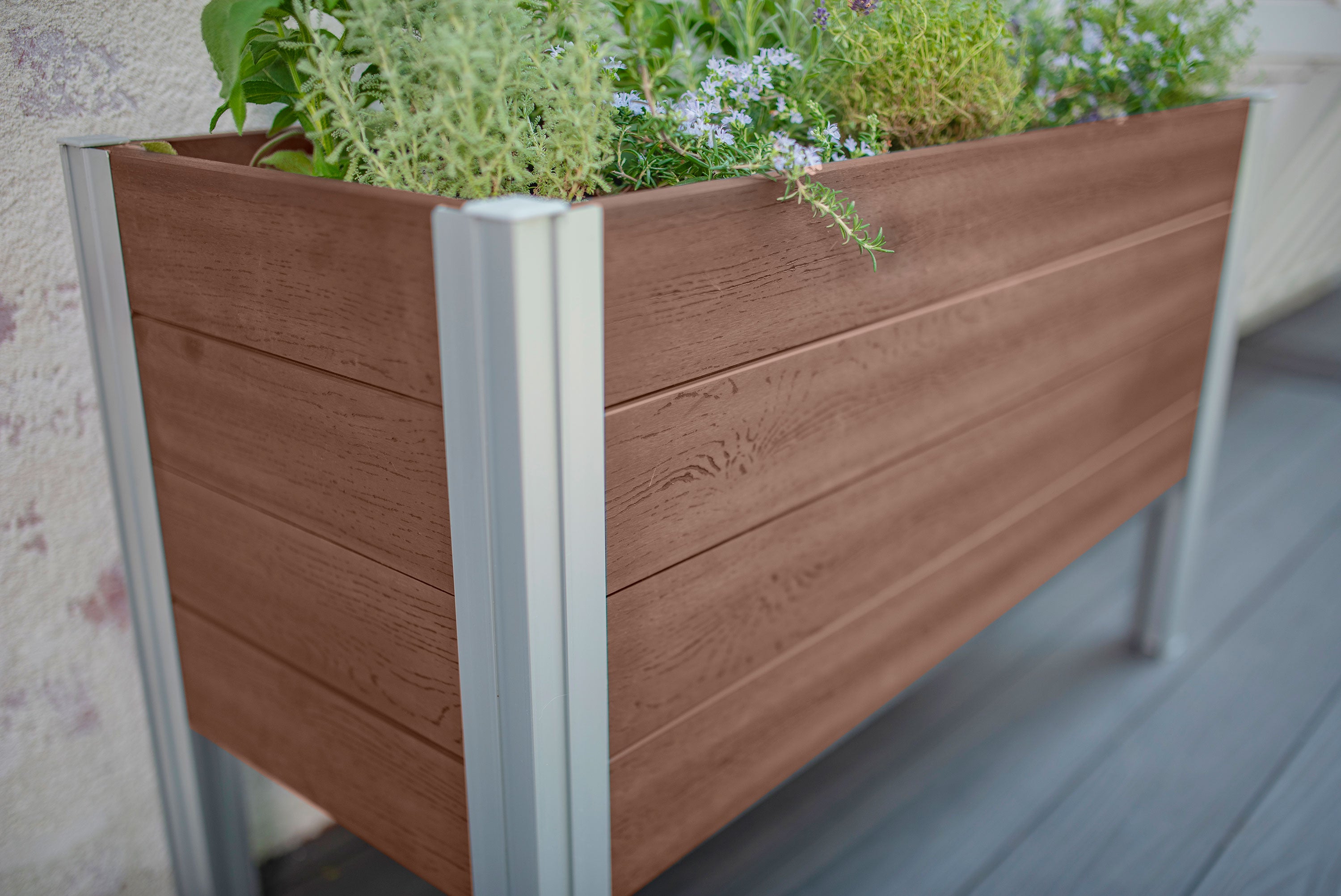 Vita Urbana Greens Elevated Garden - Espresso Brown