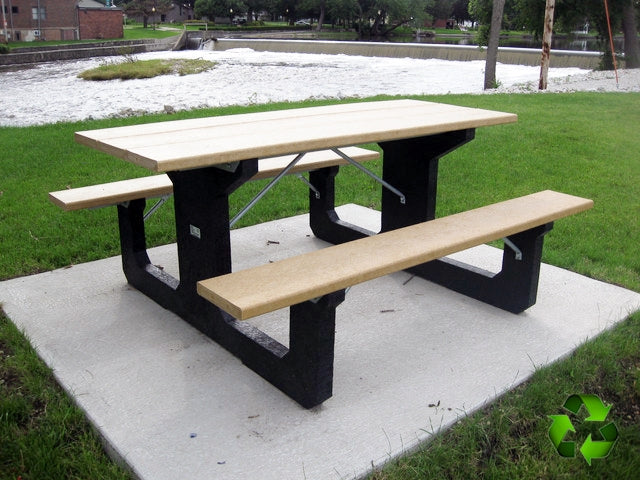 Breckenridge Walk Thru Recycled Plastic Picnic Table